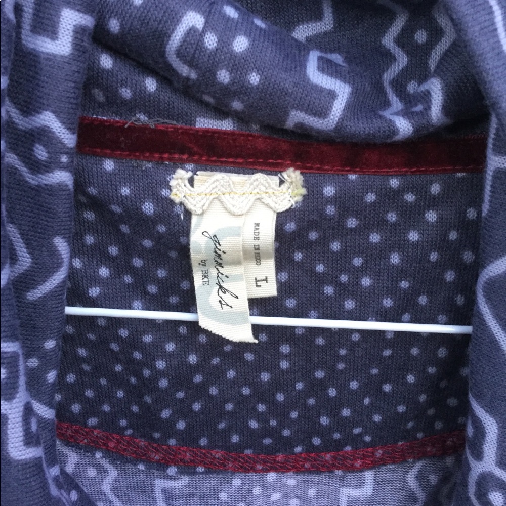 Sweatshirt - Picture 3 of 3